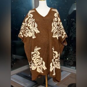 🆕 FARM Rio 🧿 NWOT Brown Poncho Sweater with Rose Floral Knit Detailing, Sz L